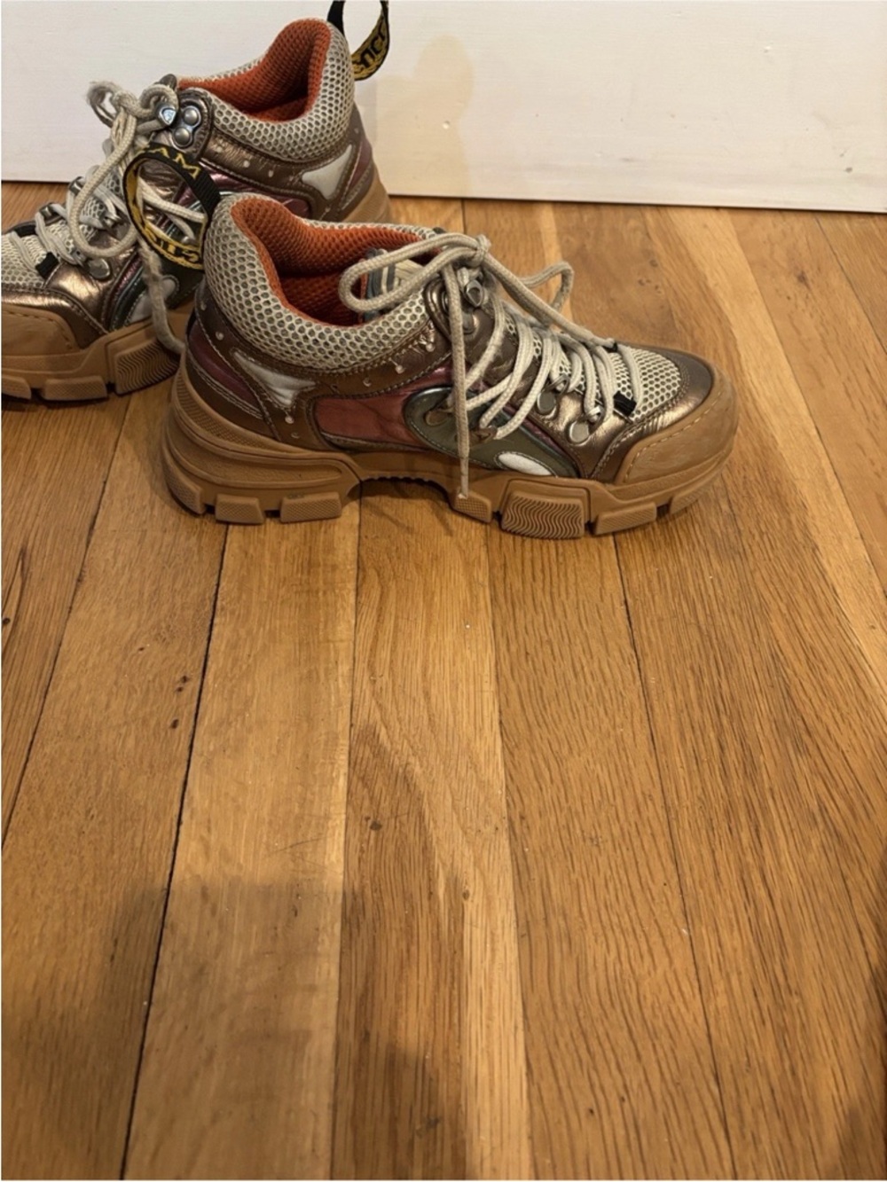 GUCCI Flashtrek Metallic Gold Chunky Sneakers Size 5-Authentic - Picture 2 of 12